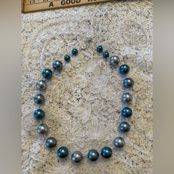 BLUES Shell Pearl Station Necklace 20” Large Pearls. GORGEOUS - Picture 6 of 6